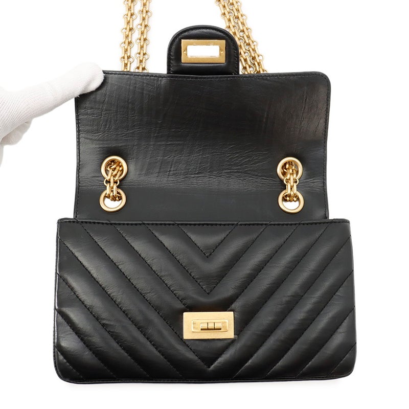 シャネル チェーンショルダーバッグ Vステッチ シェブロン 2.55 ミニ エイジドカーフレザー AS0874 CHANEL 黒