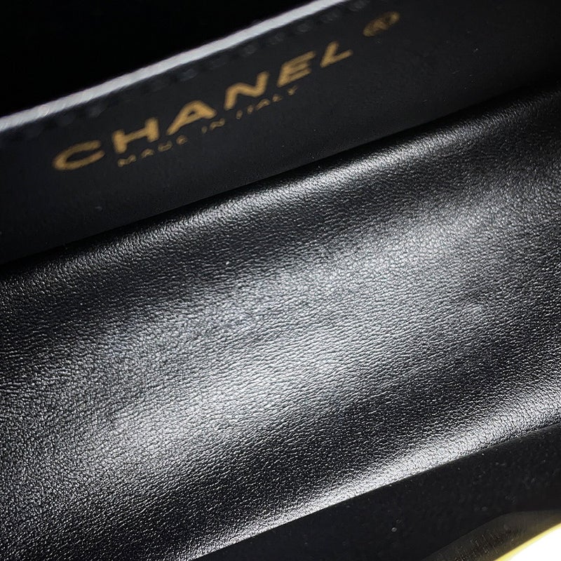シャネル チェーンショルダーバッグ Vステッチ シェブロン 2.55 ミニ エイジドカーフレザー AS0874 CHANEL 黒