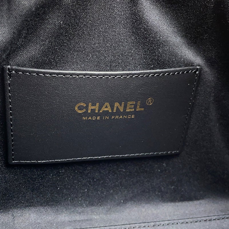 シャネル チェーンショルダーバッグ ココマーク CHANEL 25 スモール キャビアスキン AS5293 CHANEL 黒