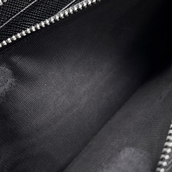 プラダ 長財布 エンボスロゴ ラウンドファスナー  サフィアーノ 2ML317 PRADA 財布 黒