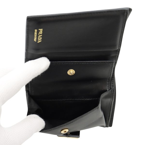 プラダ 二つ折り財布 トライアングルロゴ サフィアーノ 1MV204 PRADA 財布 黒