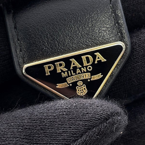 プラダ 二つ折り財布 トライアングルロゴ サフィアーノ 1MV204 PRADA 財布 黒