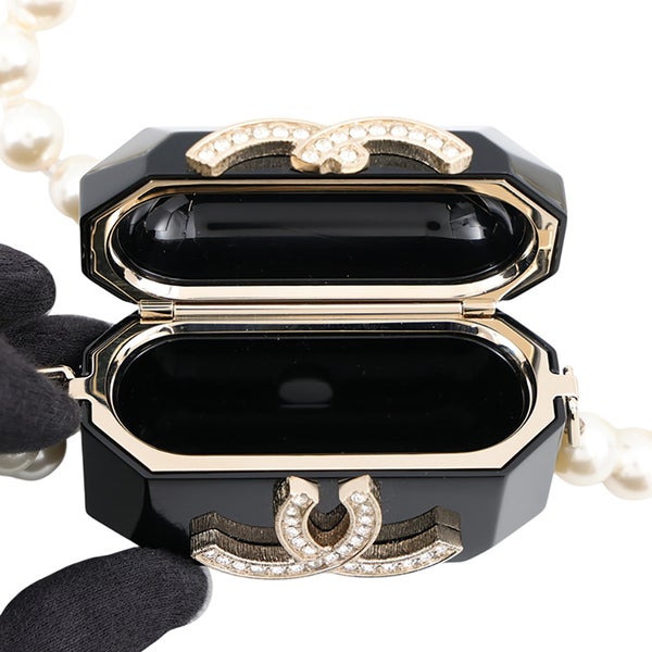シャネル AirPods Proケース デカココ ラインストーン フェイクパール B21A AB6425 CHANEL イヤホンケース 黒