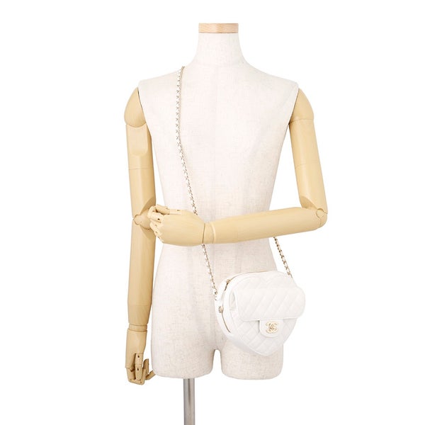 シャネル チェーンショルダーバッグ マトラッセ ハートシェイプ ラムスキン AS3191 CHANEL バッグ 白