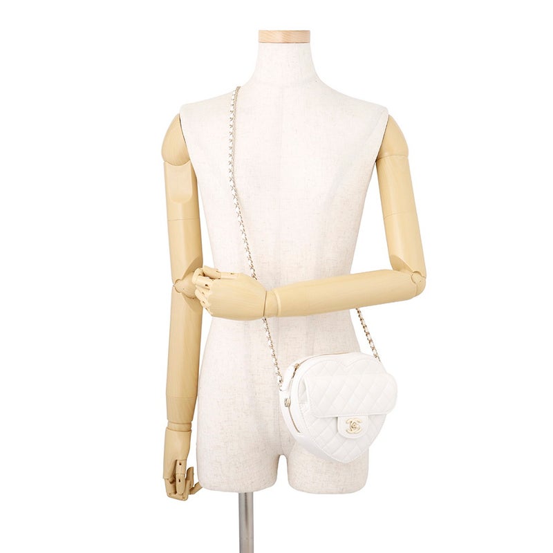 シャネル チェーンショルダーバッグ マトラッセ ハートシェイプ ラムスキン AS3191 CHANEL バッグ 白