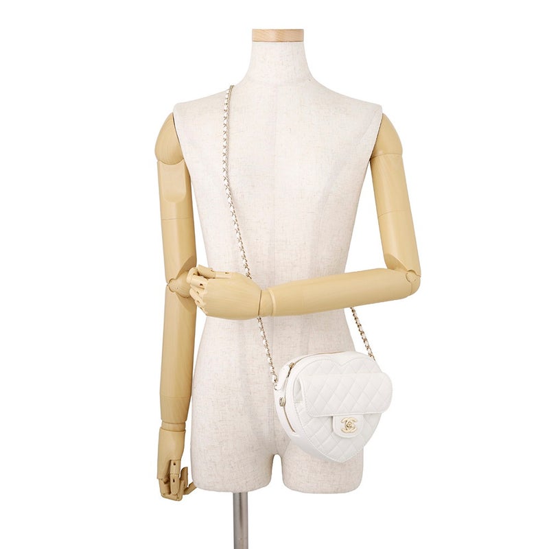 シャネル チェーンショルダーバッグ マトラッセ ハートシェイプ ラムスキン AS3191 CHANEL バッグ 白