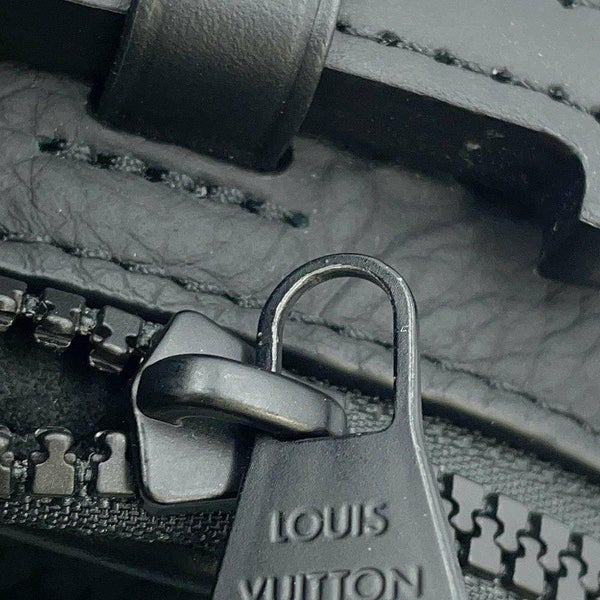 ルイヴィトン ショルダーバッグ モノグラム トリヨンレザー Sロック・メッセンジャー M58489 黒 ブラック LOUIS VUITTON