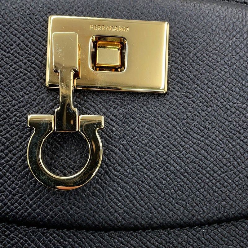 サルヴァトーレ・フェラガモ ハンドバッグ ニュー スタジオ ボックスS 21A210 Ferragamo 2way 黒