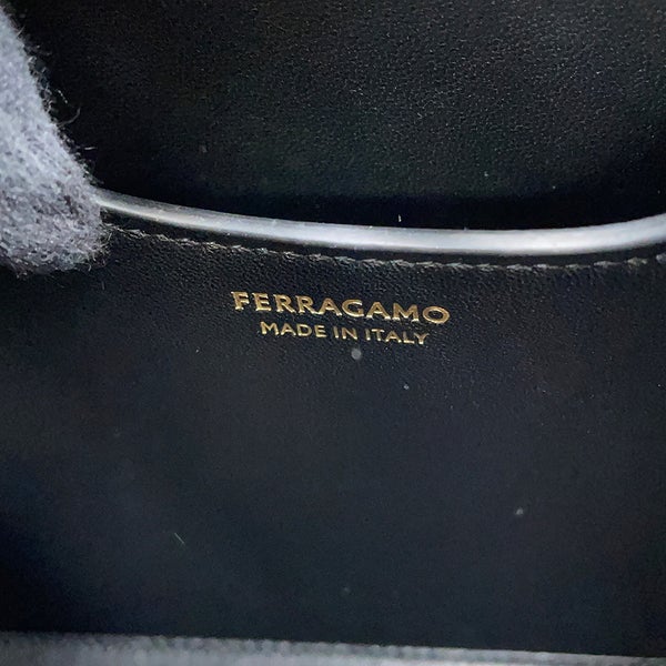 サルヴァトーレ・フェラガモ ハンドバッグ ニュー スタジオ ボックスS 21A210 Ferragamo 2way 黒