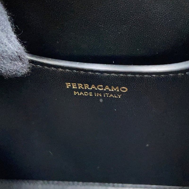 サルヴァトーレ・フェラガモ ハンドバッグ ニュー スタジオ ボックスS 21A210 Ferragamo 2way 黒