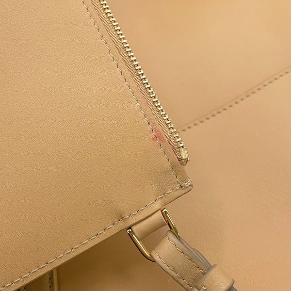 サルヴァトーレ・フェラガモ トートバッグ チャーミング トートXL カーフレザー 216999 Ferragamo