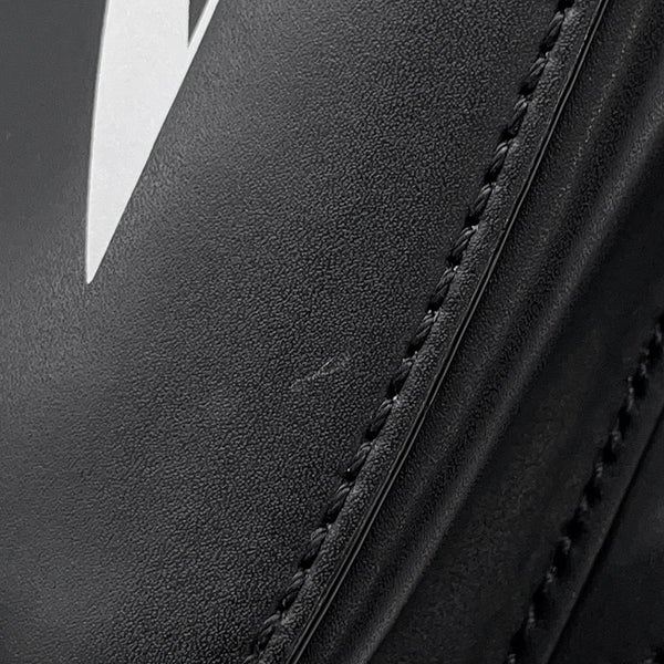 ヴァレンティノ・ガラヴァーニ ボディバッグ VLTNロゴ レザー VY2B0A10WJW VALENTINO ベルトバッグ 黒