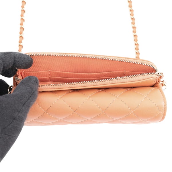 シャネル チェーンショルダーバッグ フラップ フォンケース マトラッセ ココマーク ラムスキン AP2096 CHANEL ポシェット
