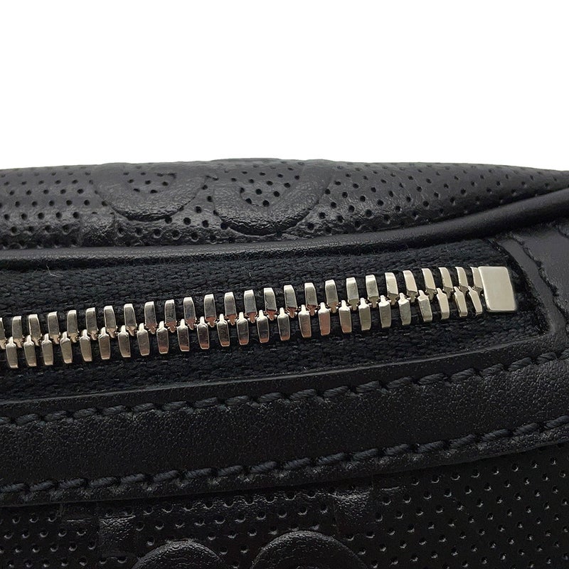 グッチ ボディバッグ GGエンボス ベルトバッグ レザー 658582 GUCCI バッグ ウエストバッグ 黒