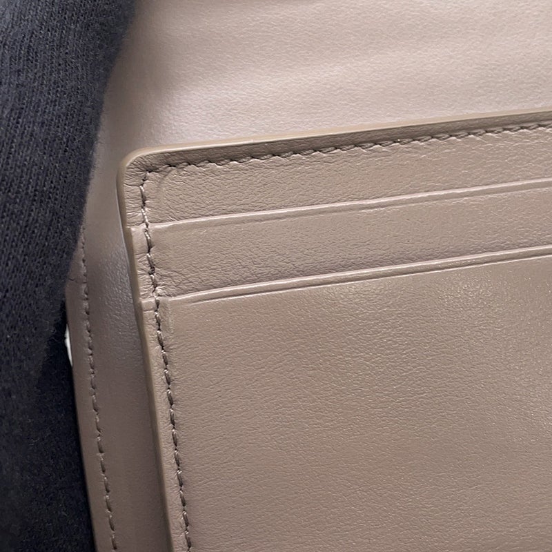 セリーヌ 三つ折り財布 トリオンフ スモール フラップウォレット 10D783DPV CELINE 財布