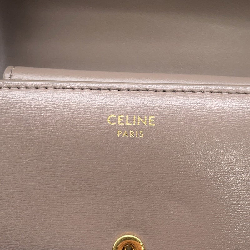 セリーヌ 三つ折り財布 トリオンフ スモール フラップウォレット 10D783DPV CELINE 財布