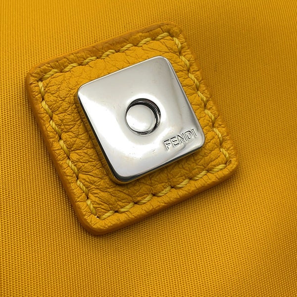 フェンディ ショルダーバッグ バケットメッセンジャー ナイロン 7VA537 FENDI バッグ