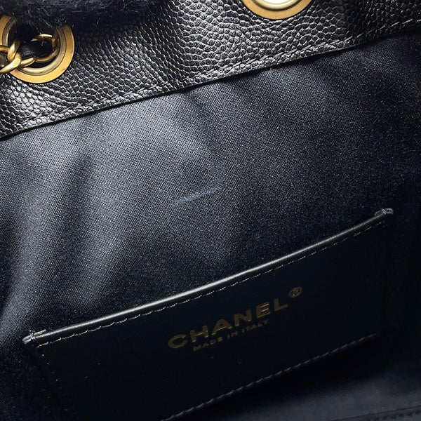 シャネル チェーンショルダーバッグ ココマーク CHANEL 25 スモール キャビアスキン AS5293 CHANEL 黒