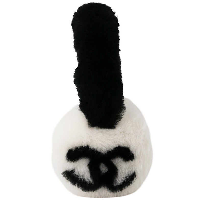 シャネル イヤーマフ ココマーク シアリングラムスキン AAB261 CHANEL 2025/26年 ココ ネージュ コレクション 黒 白