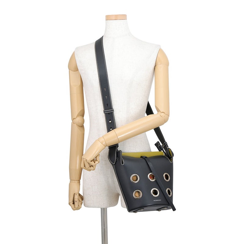 バーバリー ショルダーバッグ ノバチェック バケットバッグ レザー 4078584 BURBERRY 黒