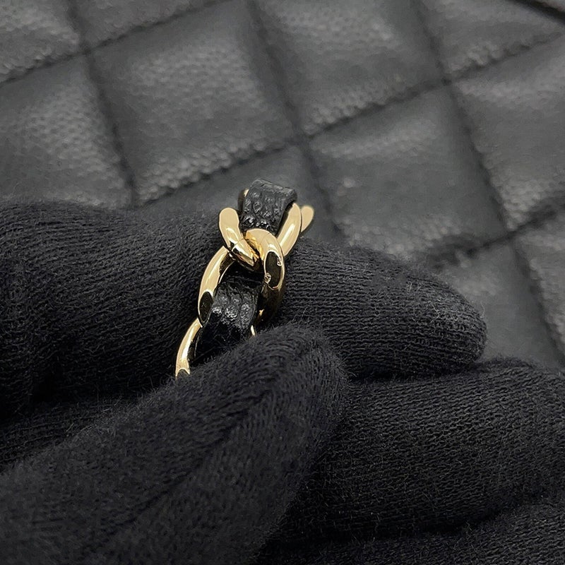 シャネル チェーンショルダーバッグ マトラッセ ココマーク クラシック チェーンクラッチ キャビアスキン AP4425 CHANEL 黒