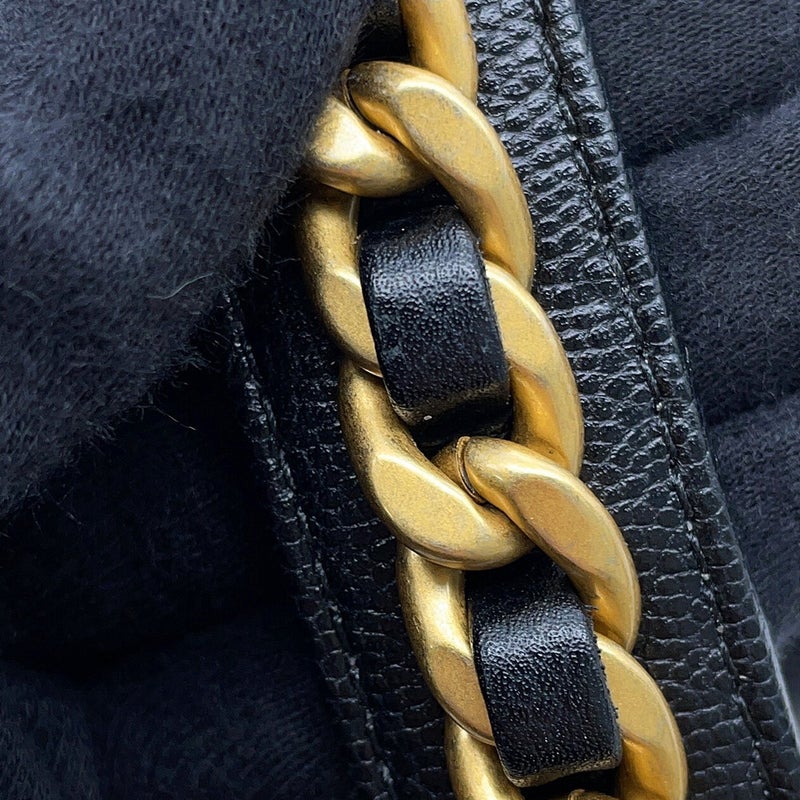 シャネル チェーンショルダーバッグ CHANEL25 ミディアム ココマーク マトラッセ キャビアスキン AS5311 CHANEL 黒