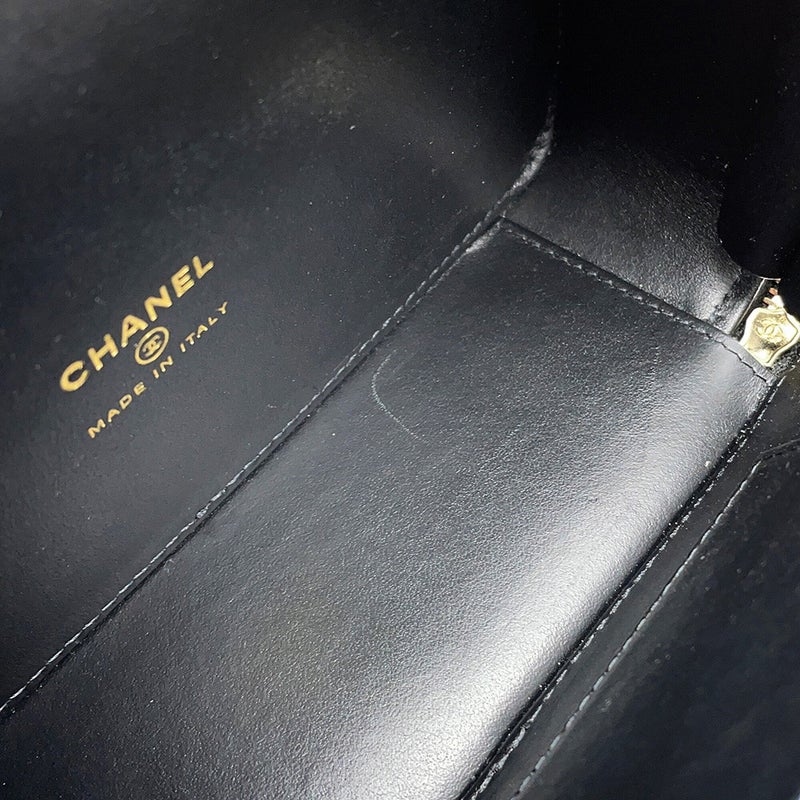 シャネル チェーンショルダーバッグ マトラッセ ココマーク キャビアスキン AP4438 CHANEL 黒