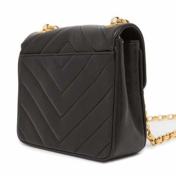 シャネル チェーンショルダーバッグ Vステッチ シェブロン ラムスキン CHANEL バッグ 黒