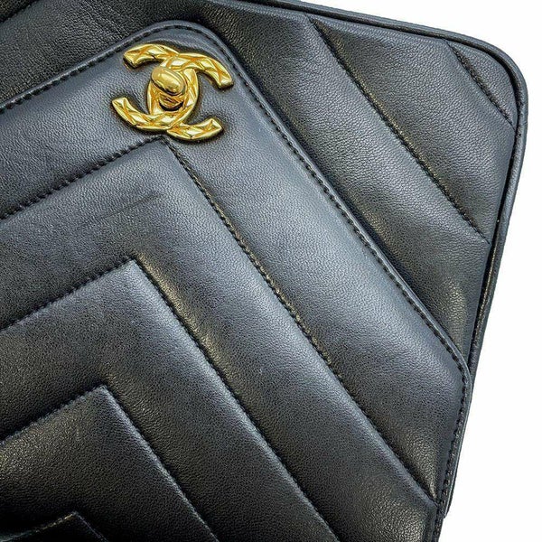 シャネル チェーンショルダーバッグ Vステッチ シェブロン ラムスキン CHANEL バッグ 黒