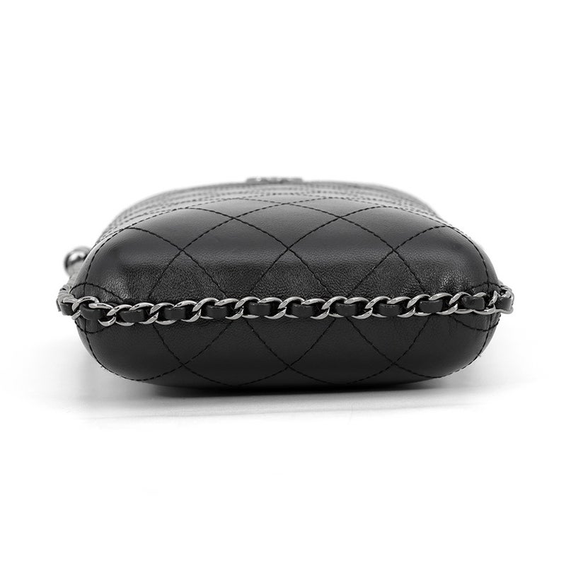 シャネル チェーンショルダーバッグ フォンホルダー マトラッセ ココマーク カーフスキン A94471  CHANEL バッグ 黒