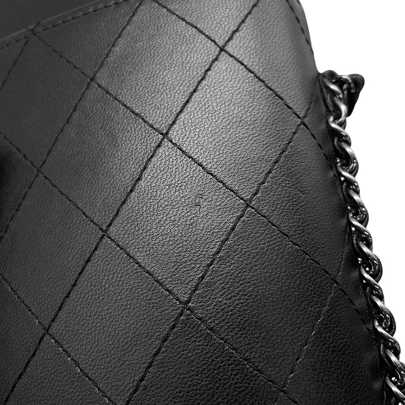 シャネル チェーンショルダーバッグ フォンホルダー マトラッセ ココマーク カーフスキン A94471  CHANEL バッグ 黒