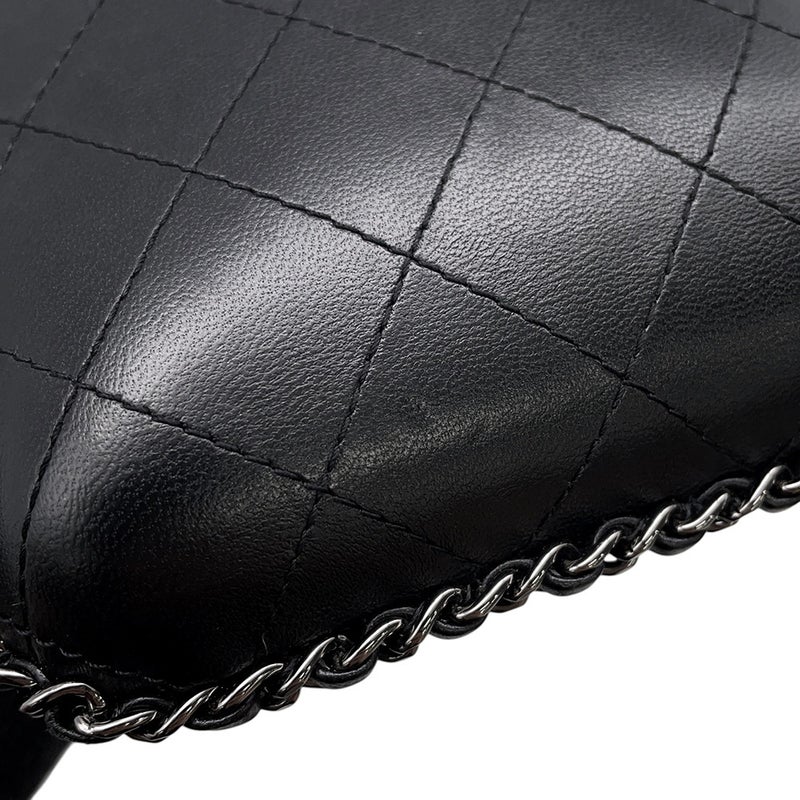 シャネル チェーンショルダーバッグ フォンホルダー マトラッセ ココマーク カーフスキン A94471  CHANEL バッグ 黒