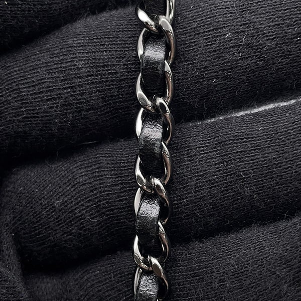 シャネル チェーンショルダーバッグ フォンホルダー マトラッセ ココマーク カーフスキン A94471  CHANEL バッグ 黒