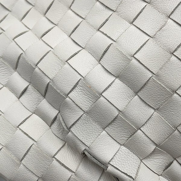ボッテガヴェネタ ショルダーバッグ イントレチャート ザ・バルブ サッチェルバッグ ミニ レザー BOTTEGA VENETA 白