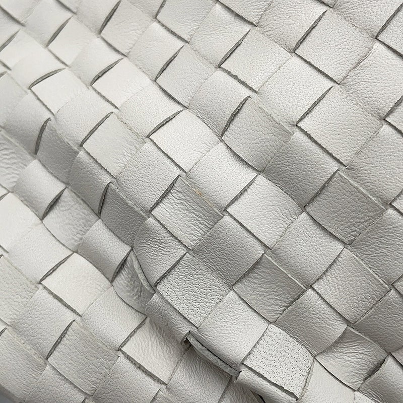 ボッテガヴェネタ ショルダーバッグ イントレチャート ザ・バルブ サッチェルバッグ ミニ レザー BOTTEGA VENETA 白