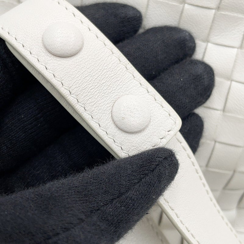 ボッテガヴェネタ ショルダーバッグ イントレチャート ザ・バルブ サッチェルバッグ ミニ レザー BOTTEGA VENETA 白
