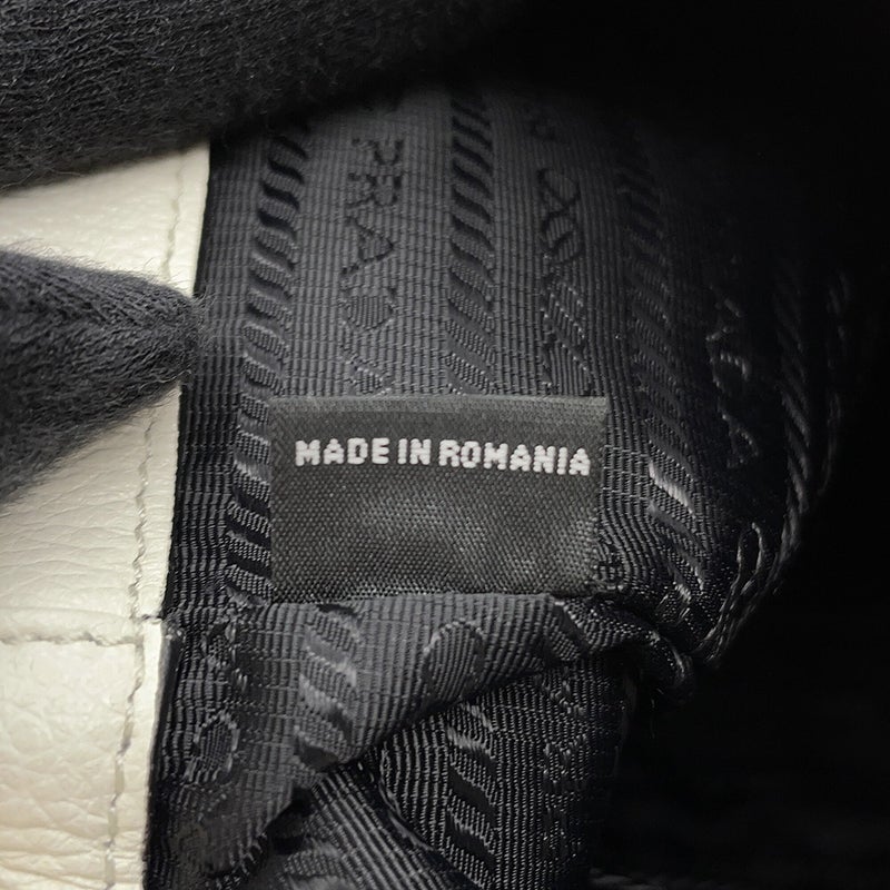 プラダ ハンドバッグ デュエット トライアングルロゴ 巾着 レザー 1BH038 PRADA 2wayショルダーバッグ 白