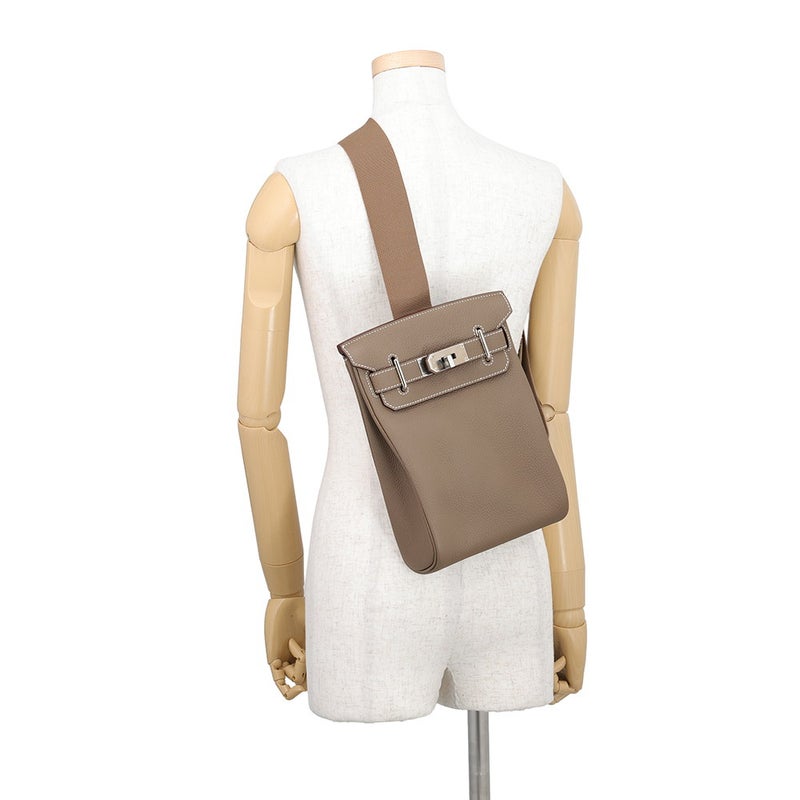 エルメス ボディバッグ ケリー アッカドPM エトゥープ/シルバー金具 トゴ W刻印 HERMES メンズ
