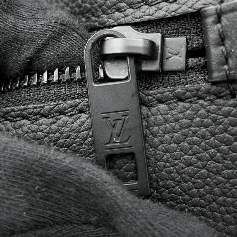 ルイヴィトン クラッチバッグ グレインレザー テイクオフ・ポーチ M69837 LOUIS VUITTON ブラック 黒