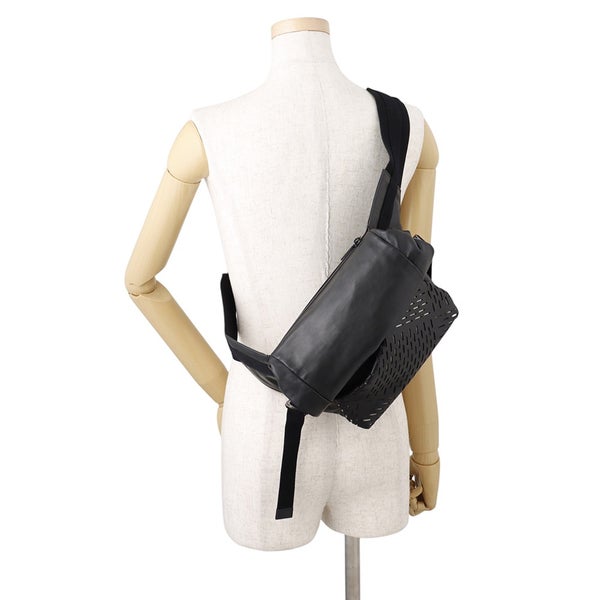 ボッテガヴェネタ ボディバッグ パーフォレイテッド クロスボディ レザー 578540 BOTTEGA VENETA バッグ 黒