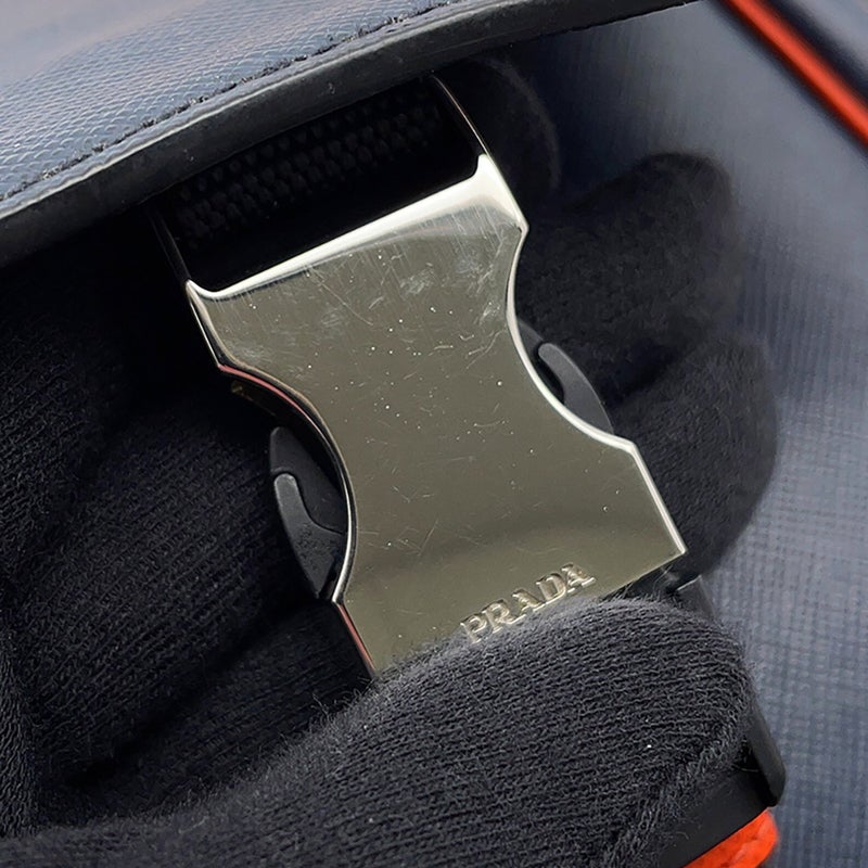 プラダ ショルダーバッグ トライアングルロゴ サフィアーノ  レザー 2VD019 PRADA