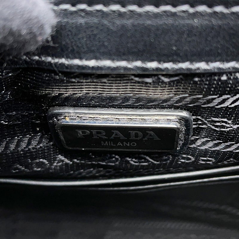 プラダ ショルダーバッグ トライアングルロゴ サフィアーノ  レザー 2VD019 PRADA