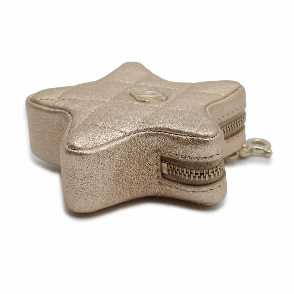 シャネル バッグチャーム スター ココマーク マトラッセ レザー CHANEL