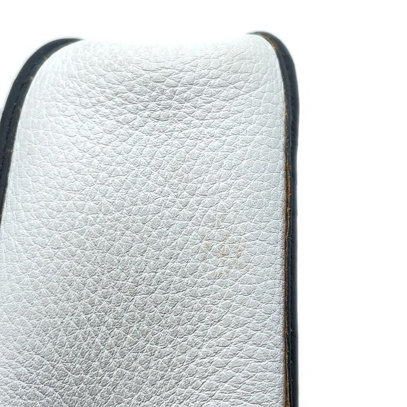 エルメス ショルダーバッグ ヴェスパPM ブラック/ホワイト/シルバー金具 トリヨンクレマンス □C刻印