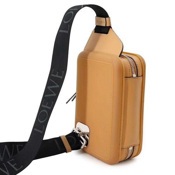 ロエベ ボディバッグ アナグラム モールテッドスリング ラバー/レザー B987W42X02 LOEWE バッグ