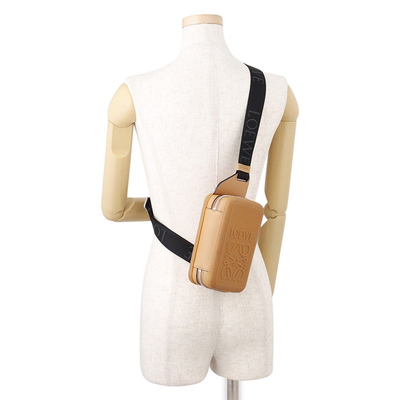 ロエベ ボディバッグ アナグラム モールテッドスリング ラバー/レザー B987W42X02 LOEWE バッグ