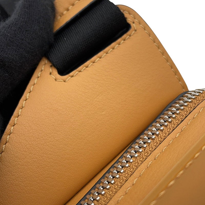 ロエベ ボディバッグ アナグラム モールテッドスリング ラバー/レザー B987W42X02 LOEWE バッグ