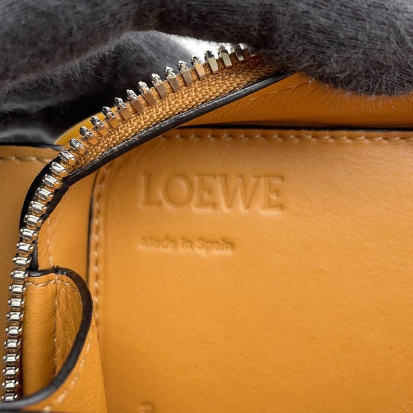 ロエベ ボディバッグ アナグラム モールテッドスリング ラバー/レザー B987W42X02 LOEWE バッグ