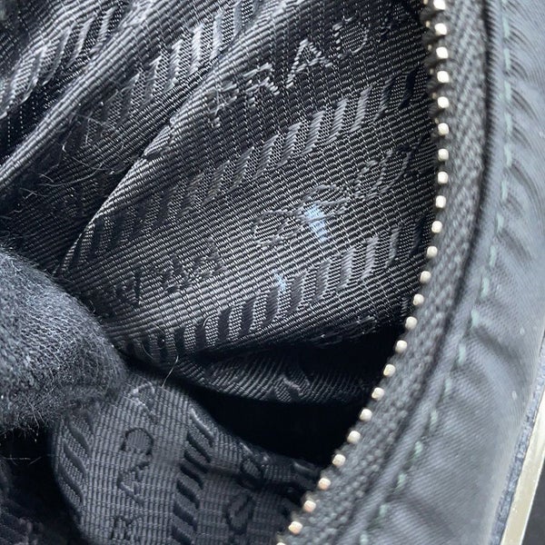 プラダ ショルダーバッグ Re-Edition 2005 Re-Nylon ナイロン 1BH204 PRADA 黒
