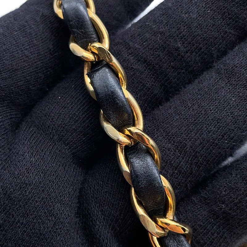 シャネル チェーンショルダーバッグ ココマーク マトラッセ ラムスキン CHANEL バッグ 黒